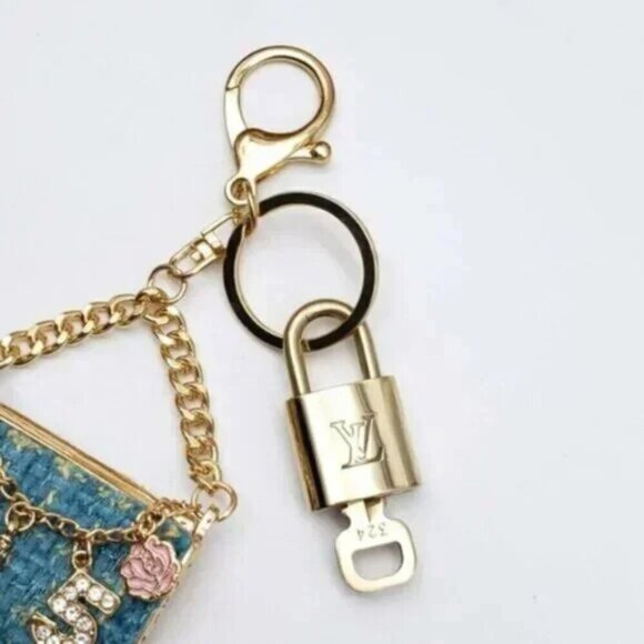 100% Auth Louis Vuitton Lock & Key with unbranded Bagcharm, Keycharm, Keychain - Picture 4 of 5